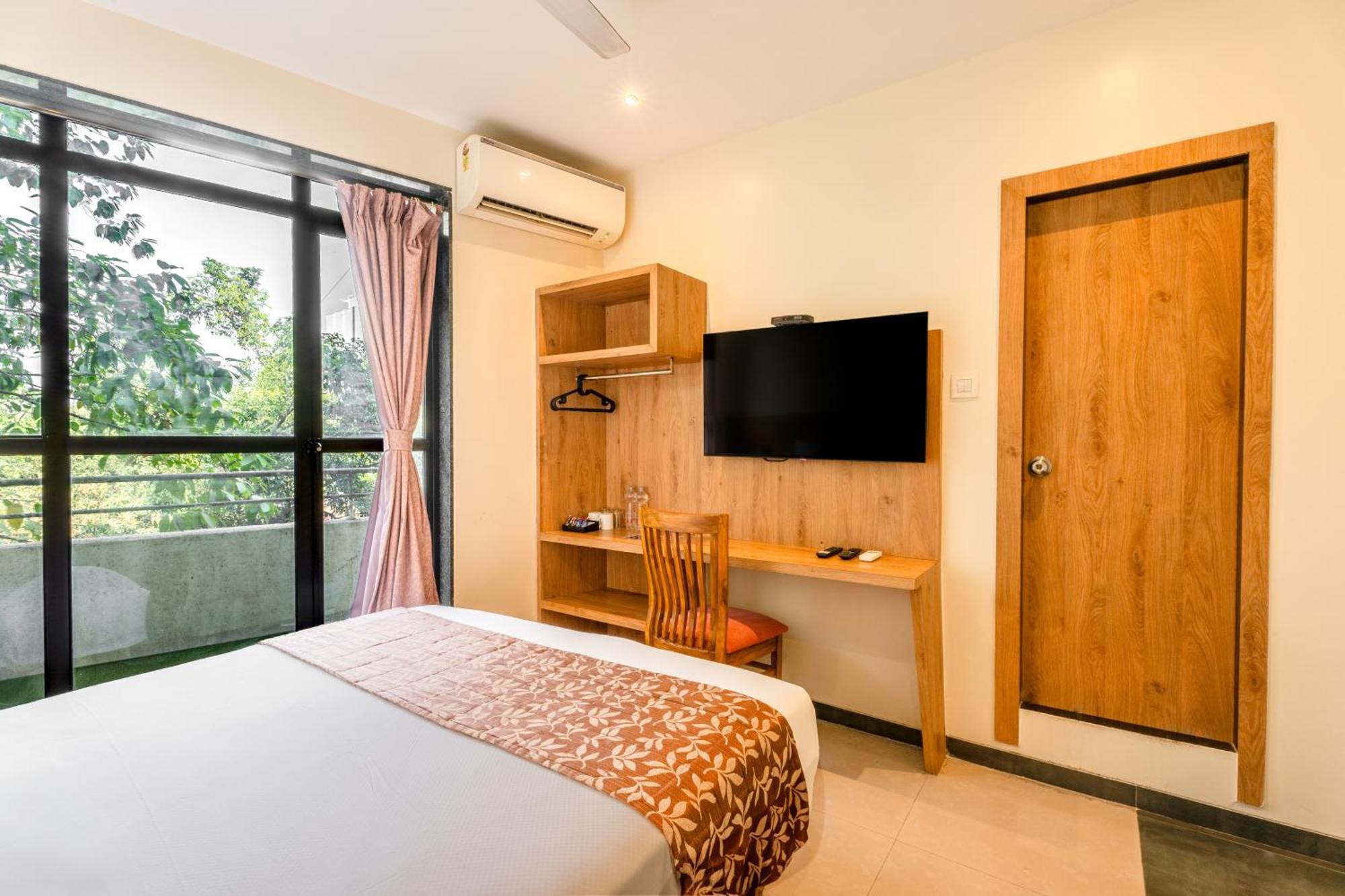 Arnna Hotel - Goregaon Mumbai Exterior photo